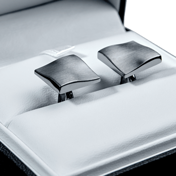 Lanvin Matte Rhodium Irregular Plate Cufflink Close